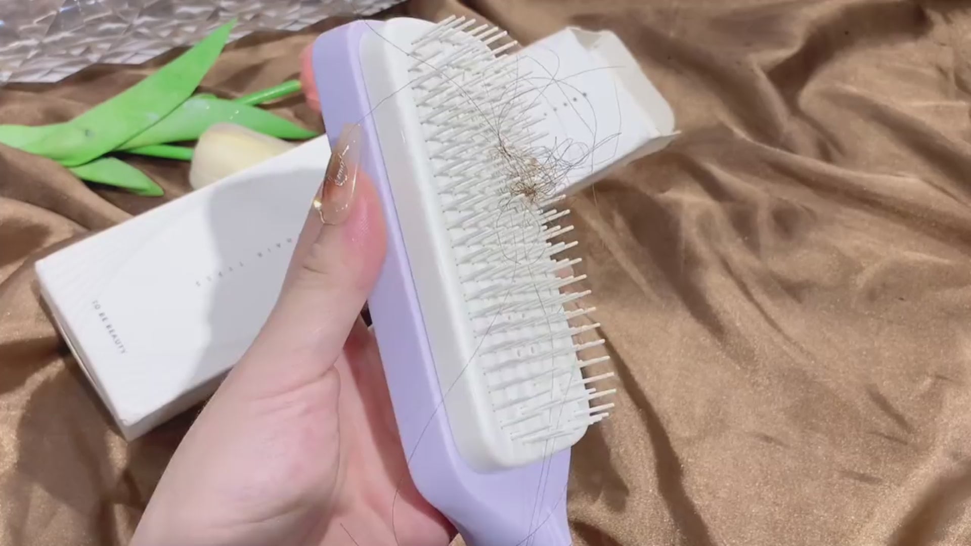 Load video: Buy this MAGIC HAIRBRUSH